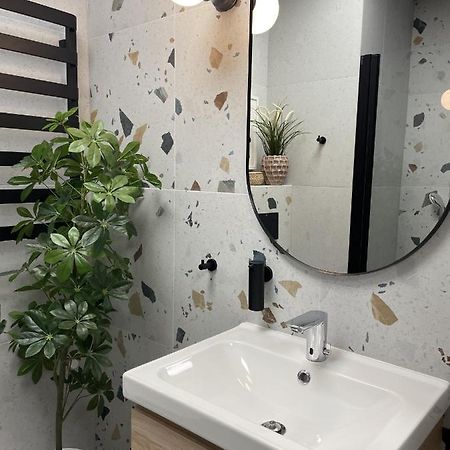 Oui Oui Apartment Varsavia Esterno foto