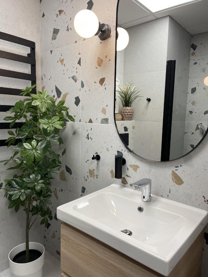 Oui Oui Apartment Varsavia Esterno foto